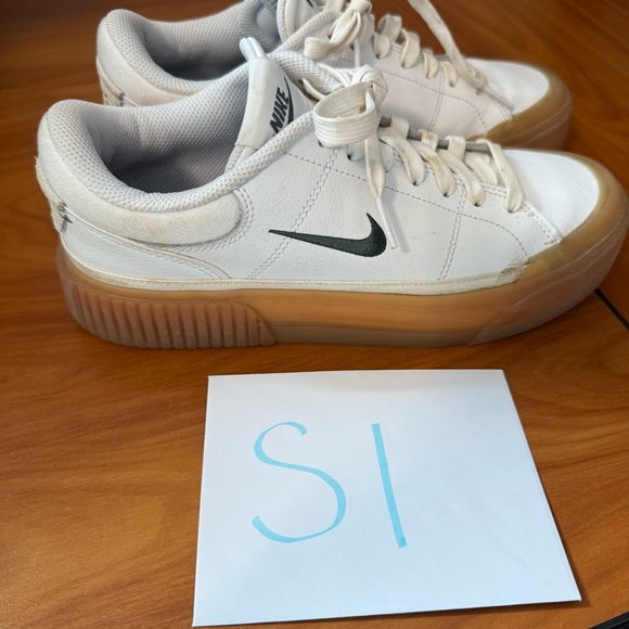 Nike Women's Court Legacy Lift Platform Sneaker Green White FV5526-100‎ Leather - Picture 10 of 10